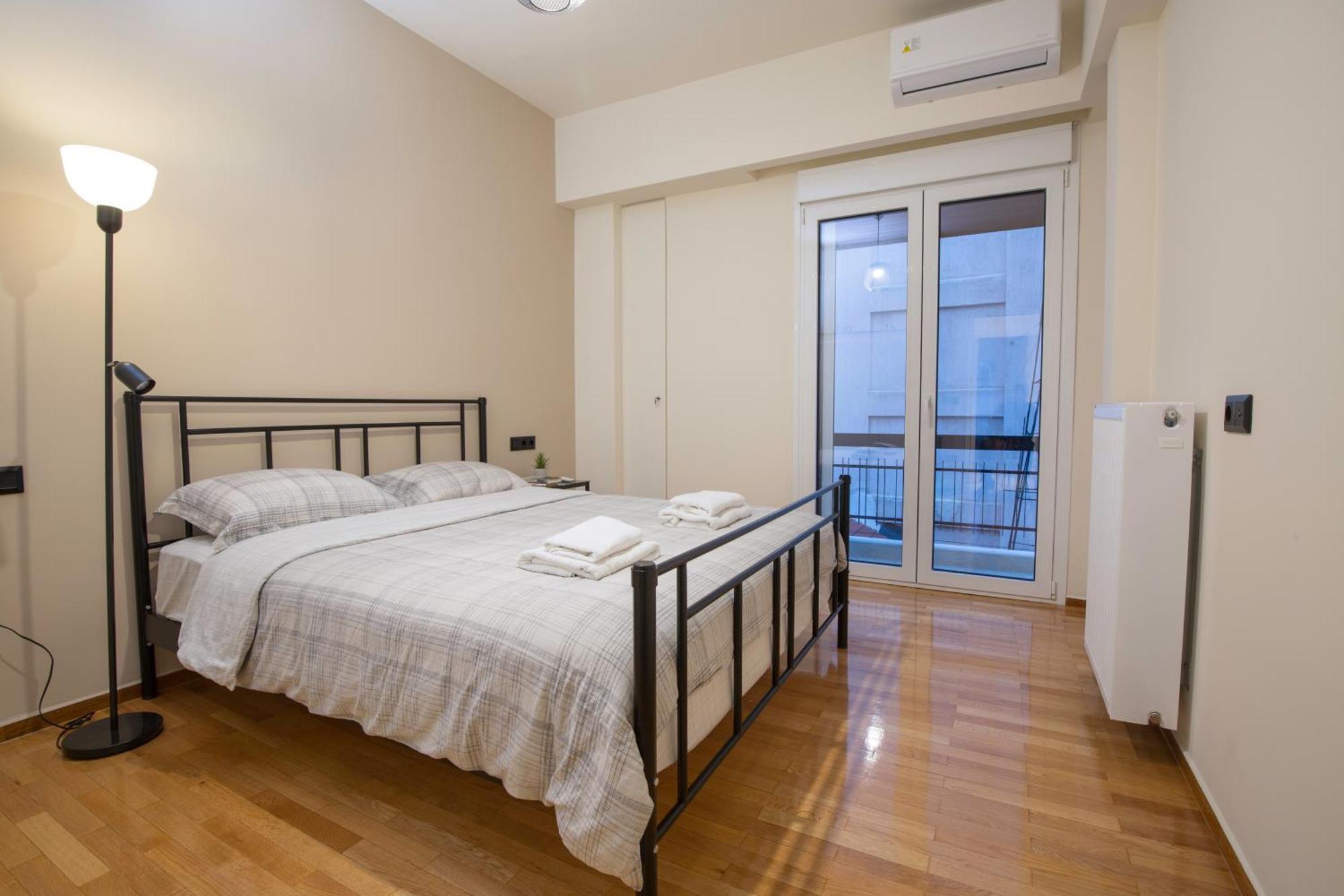 Urban Spacious Apartment Near Kallimarmaron Athens Exterior photo