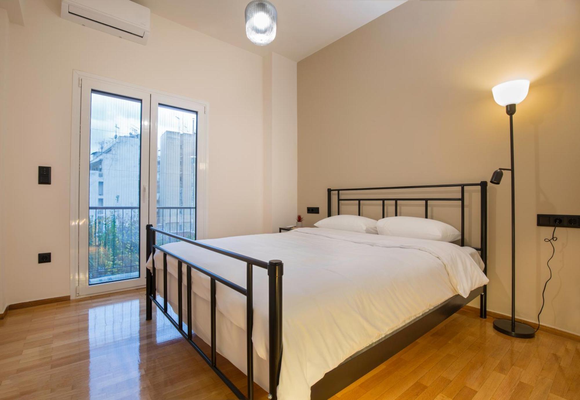 Urban Spacious Apartment Near Kallimarmaron Athens Exterior photo